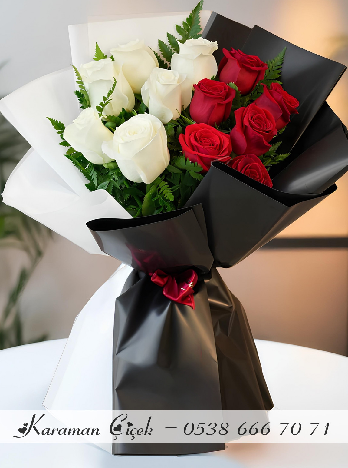 12 Adet Kırmızı Beyaz Gül Buketi