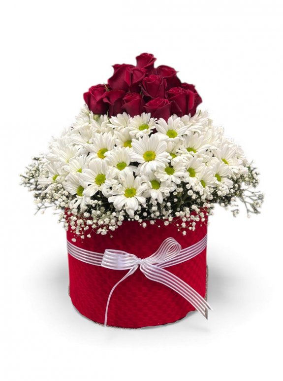 Kırmızı Kutuda Aşkın Ve Masumiyetin Uyumu