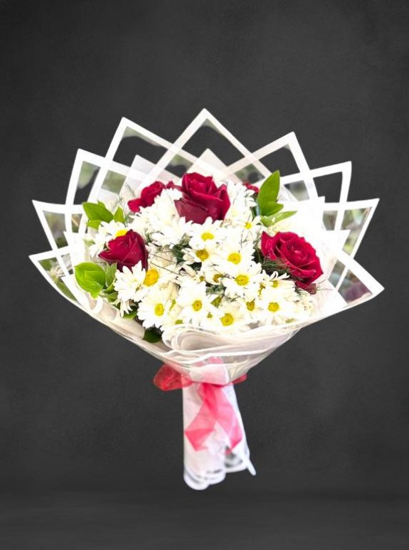 Modern Aşk: Kırmızı Gül Ve Papatya Buketi
