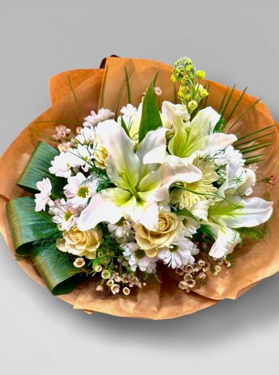 Saf Güzellik: Lilyum Ve Gülün Doğal Uyumu