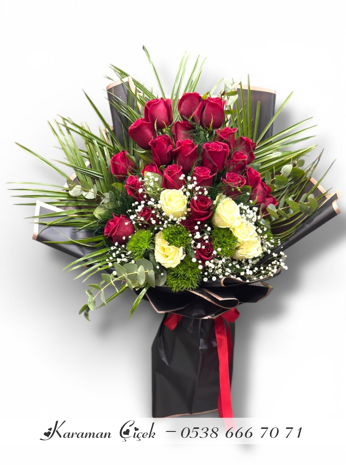 Zıtlıkların Uyumu: Kırmızı Ve Beyaz Gül Buketi